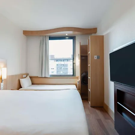 Ibis Barcelona Mollet מלון