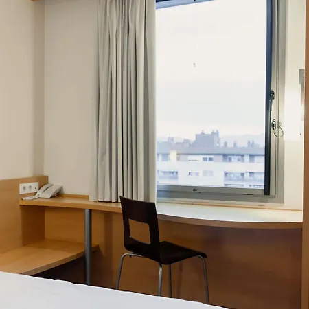Ibis Barcelona Mollet מלון 2*