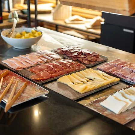 Ibis Barcelona Mollet מלון