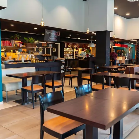 Ibis Barcelona Mollet מלון 2*