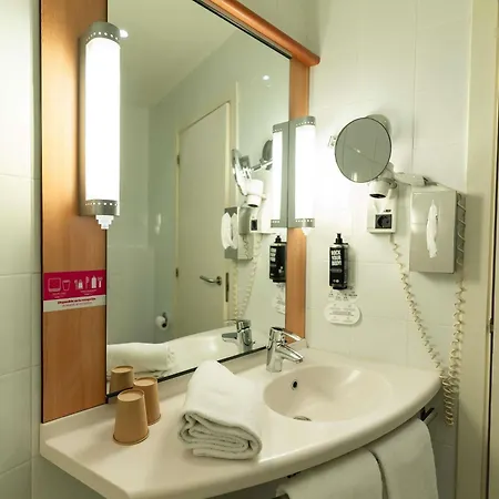 Ibis Barcelona Mollet 2*