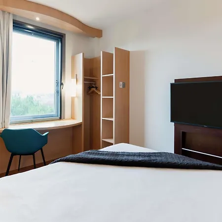 Ibis Barcelona Mollet מלון 2*