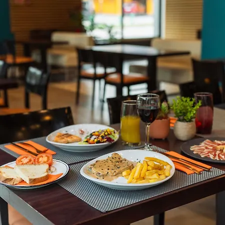 Ibis Barcelona Mollet Hotell 2*