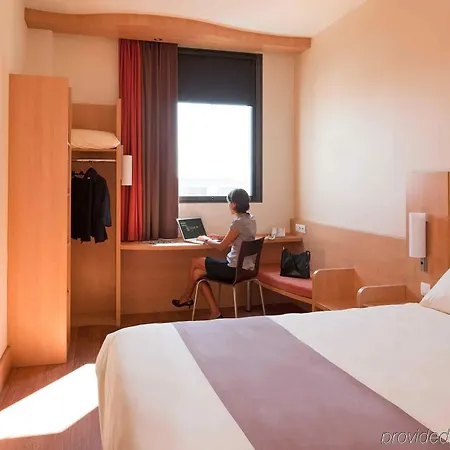 Отель Ibis Barcelona Mollet