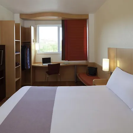 Ibis Barcelona Mollet 2*