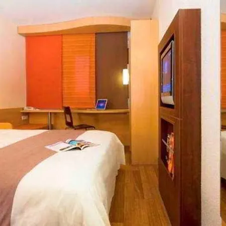 Отель Ibis Barcelona Mollet 2*