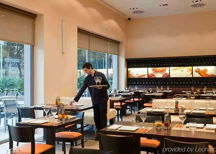 巴塞罗那摩勒宜必思酒店 酒店 2*